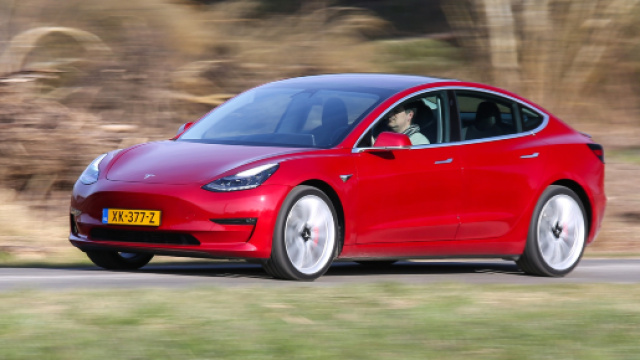 D'après Tesla, la batterie de la Model 3 aurait une durée de vie ... - clubic.com
