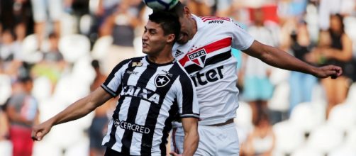 Botafogo e São Paulo abrirão o returno do Brasileirão. (Arquivo Blasting News)