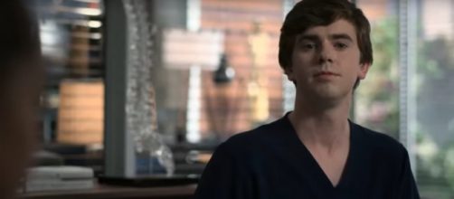 Dr. Murphy (Freddie Highmore) doesn't think dating leads to happiness, in Season 3 premiere of 'The Good Doctor.' [Image Source:TVPromos/YouTube]