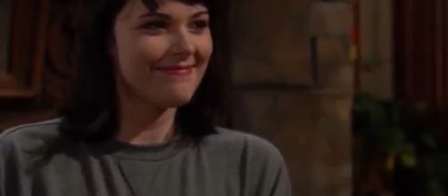 Cait Fairbanks is back in 'Y&R' opening credits. [Image Source:CBS-YouTube]