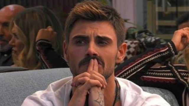 Francesco Monte imita Ed Sheeran