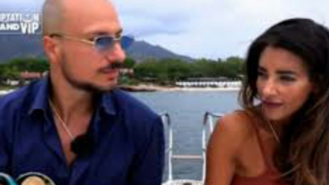 Temptation Vip, spoiler puntata del 30 settembre: Silvia filmata mentre è nello stesso letto del single Valerio