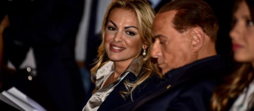 Berlusconi festeggia il compleanno senza Pascale: i figli di lui non la gradirebbero