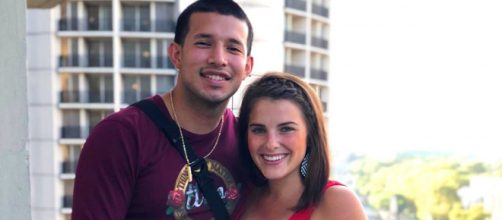 Javi Marroquin and Lauren Comeau pose on vacation. [Photo via Instagram]