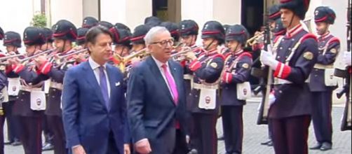 Jean Claude Juncker e Giuseppe Conte (Ph. YouTube)