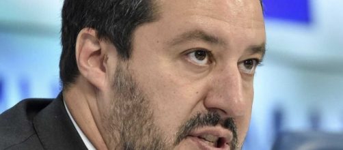 Giornalista Rai invita Matteo Salvini a togliersi la vita