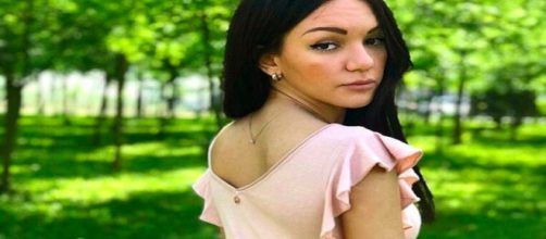 Jessica Battistello mostra l’abito da sposa: ‘Ho la lacrima facile, sono troppo sensibile'