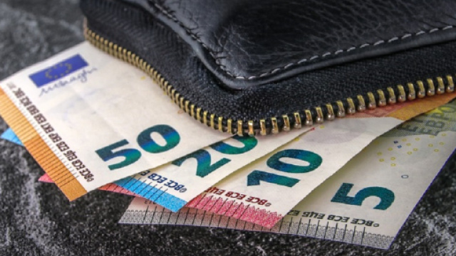 Nuovo governo tra chi ha lanciato il Rei, e chi, invece, ha introdotto l'Rdc.