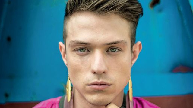 Irama abbandona i social con un annuncio su Instagram.