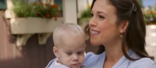 Christmas ratings give Erin Krakow and everyone with 'When Calls the Heart' reason to smile. [Image source: ET/YouTube]