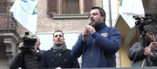 Matteo Salvini durante il comizio di Imola