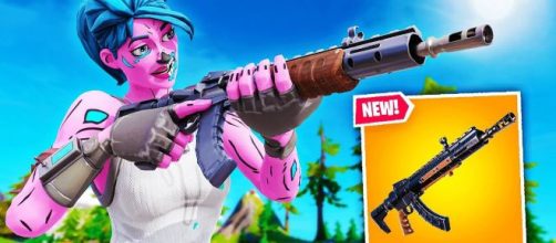 "Fortnite" players can use the Heavy Assault Rifle before it's released. [Image Source: ShuffleGamer/YouTube]