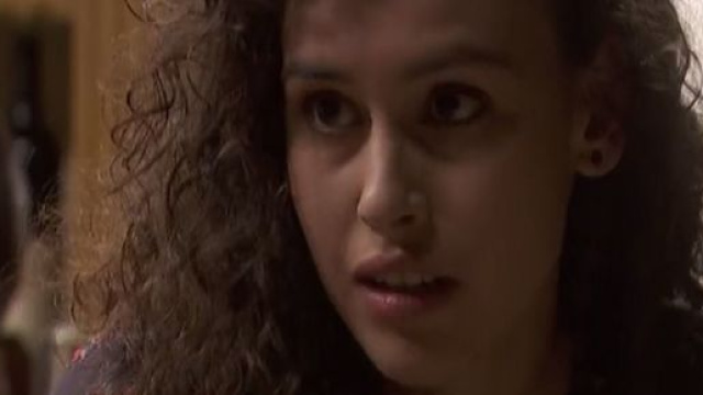 Anticipazioni Il Segreto: Ana propone alla sorella Lola di acquistare la fattoria di famiglia.