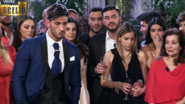 GF Vip, Ivan Gonzalez afferma di non essere innamorato da ben 8 anni.