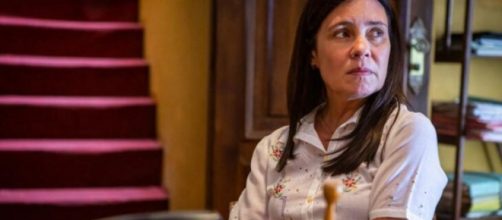 Em 'Amor de Mãe', Thelma decidirá vender o restaurante para Álvaro. (Divulgação/TV Globo)
