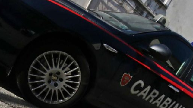 Anziana trovata morta in un fossato nascosta in un sacco a pelo, arrestata la nuora.