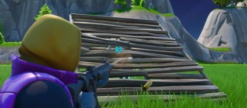 "Fortnite" players can now shoot enemies through ramps. [Image Credit: GlitchKing / YouTube]