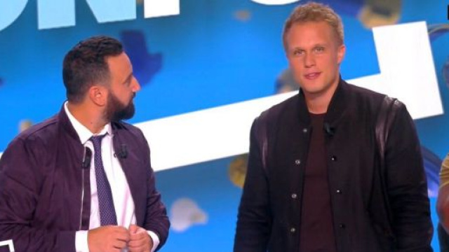 TPMP : Cyril Hanouna recherche de nouveaux chroniqueurs, Guillaume Genton est à l'essai. Credit: Capture/C8