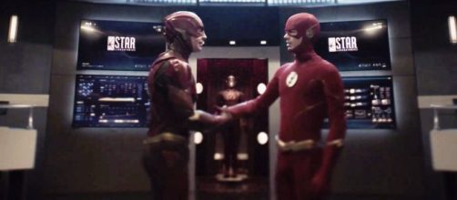 Crisi sulle Terre Infinite: il Flash di Grant Gustin incontra il Barry Allen di Ezra Miller