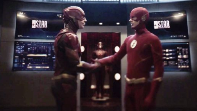 Crisi sulle Terre Infinite: il Flash di Grant Gustin incontra il Barry Allen di Ezra Miller
