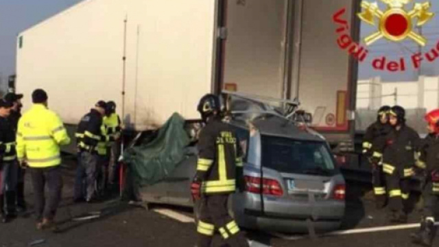 Incidente in autostrada a Lodi: morte due persone.