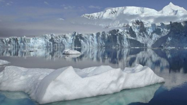 Scioglimento ghiacciai: secondo uno studio potrebbe sprigionare nell'atmosfera agenti patogeni sconosciuti, antichi 15 mila anni.