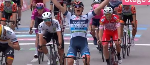 La vittoria di Damiano Cima allo scorso Giro d'Italia per la Nippo Fantini, una delle squadre invitate