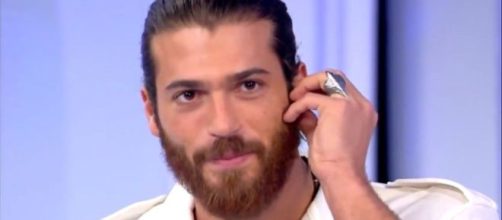 Bitter Sweet: Can Yaman ospite di C'è Posta per te sabato 18 gennaio.