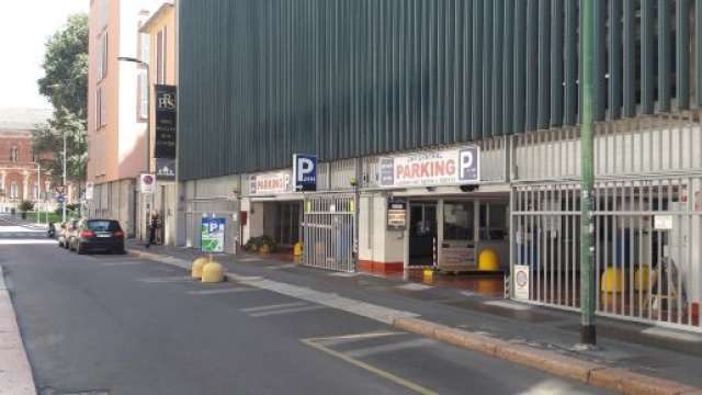 Bologna, 63enne fu trovato morto in auto: due conoscenti lo avrebbero avvelenato per rapinarlo