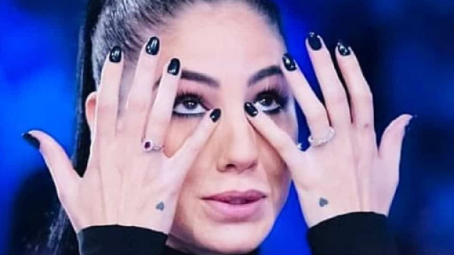 Giulia De Lellis derubata a Capodanno; 'Me l'hanno fatta grossa, sono rimasta letteralmente in mutande'.