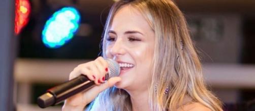 A cantora Gabi Martins durante apresentação em Minas Gerais: ela foi confirmada no Camarote do 'BBB20'. (Reprodução/Instagram)