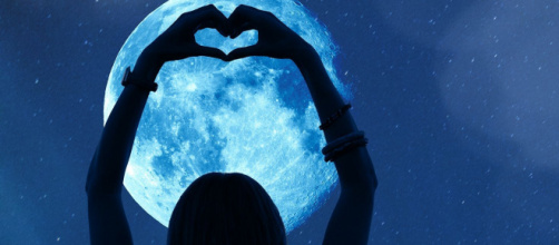 Oroscopo del giorno 27 gennaio 2020 | Astrologia, classifica stelline e predizioni astrologiche: la Luna entra in Pesci