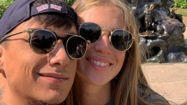 Ultimo e Federica Lelli stando alle indiscrezioni si sarebbero lasciati di nuovo; lei compie 22 anni, lui assente alla festa.