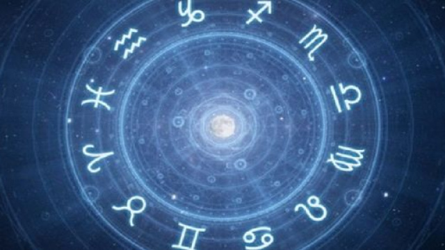Previsioni astrologiche per la giornata di venerdì 24 gennaio, l'oroscopo del giorno: Vergine e Acquario al top, sorpresa per i Pesci.