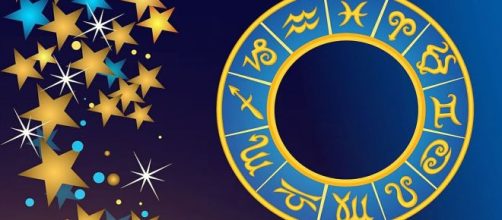 L'oroscopo del 25 gennaio: sabato emozionante per i Gemelli, bene il Capricorno