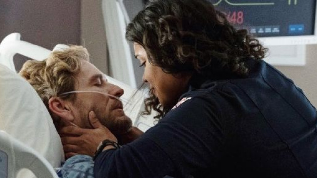 Krista Vernoff ha dichiarato che Victoria Hughes continuerà a soffrire per la perdita del comandante Ripley.