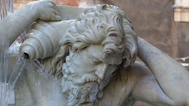 Previsioni astrologiche di sabato 25 gennaio: Acquario passionale, Toro mondano.