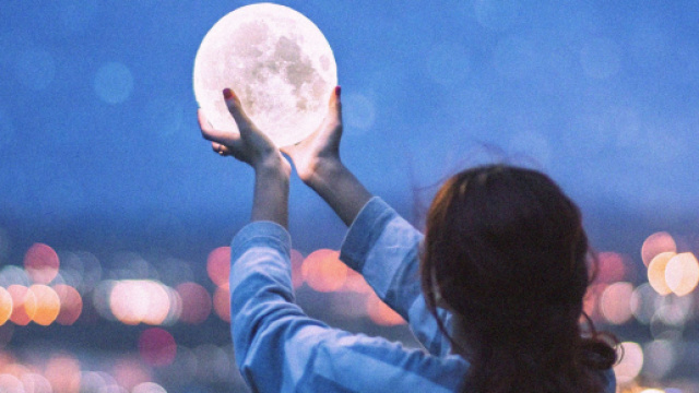 Oroscopo di domani 1 febbraio 2020 | Astrologia, classifica stelline e previsioni: la Luna approda in Toro.