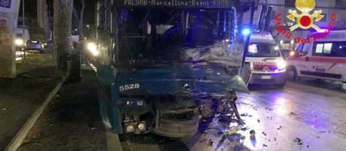 Roma, incidente a Tivoli Terme tra auto e bus Cotral: morti due ragazzi | tusciaweb.eu