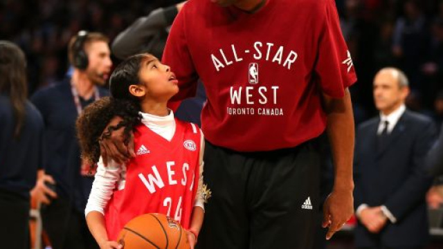 Kobe Bryant e la figlia 13enne Gianna sono deceduti in un incidente con l'elicottero