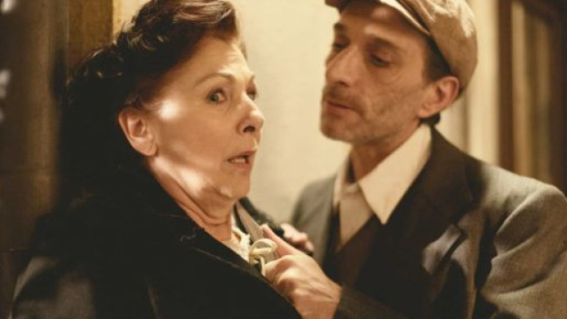 Una Vita, spoiler Augustina minacciata da Filo dopo la morte di Fra Guillermo.