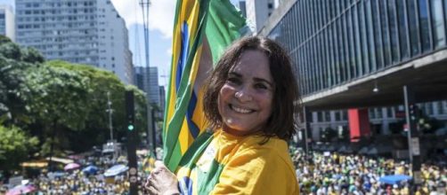 Regina Duarte tem demonstrando seu apoio ao Presidente Jair Bolsonaro. (Arquivo Blasting News)