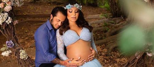 Andressa Ferreira exibe barrigão de gravidez em foto com Thammy. (Arquivo Blasting News)