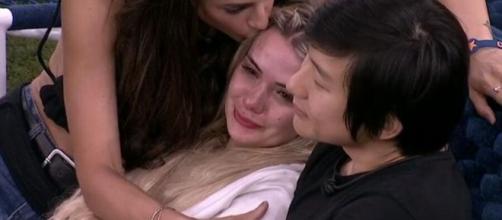 'BBB20': Marcela chora no confinamento do 'BBB20'. (Reprodução/TV Globo)
