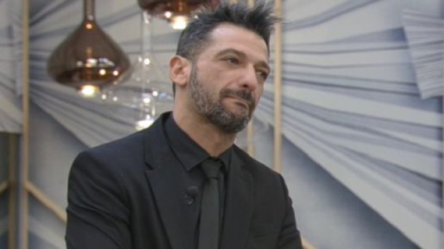 GF Vip 4, Pago sempre più vicino a perdonare Serena.