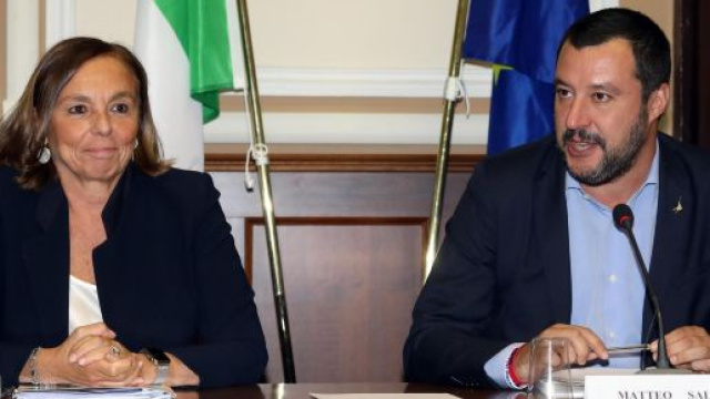 Il ministro dell'interno Luciana Lamorgese e Matteo Salvini