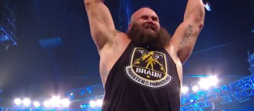 Braun Strowman com o título intercontinental. (Reprodução/WWE)