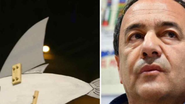 Manifestazione delle sardine a Riace con Mimmo Lucano