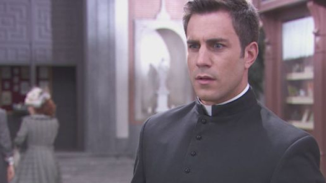 Padre Telmo decide di violare la quarantena per aiutare Celia e Felipe