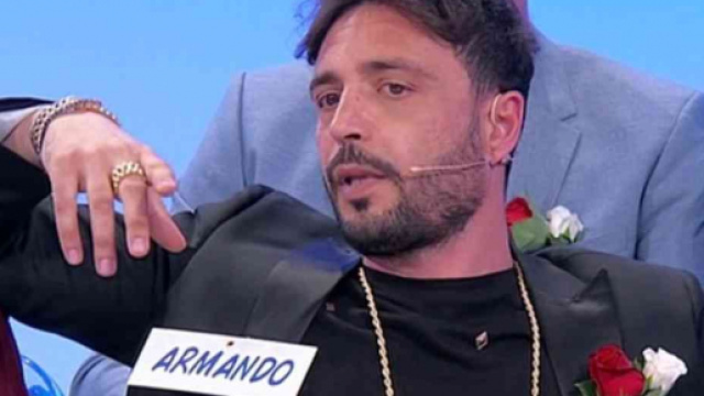 Uomini e Donne, Armando Incarnato precisa su IG: 'Nessuno mi ha cacciato, basta insulti'.